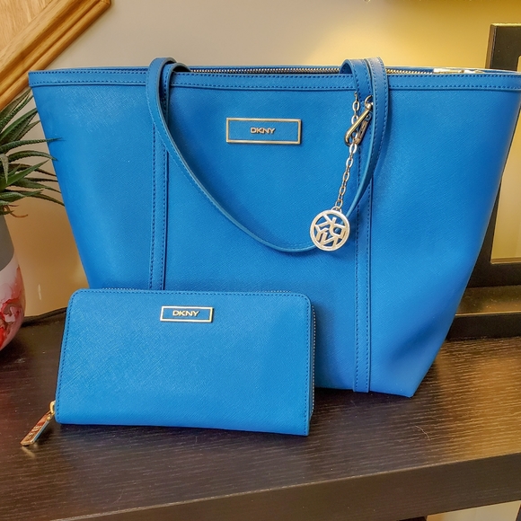 Dkny Handbags - DKNY Medium Tote & Wallet